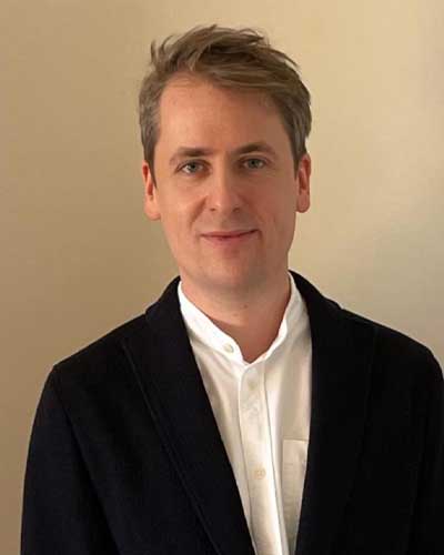 André Holmqvist, Business Advisor at Viminaris Consulting, specializes in sales and marketing strategies, based in London, UK.